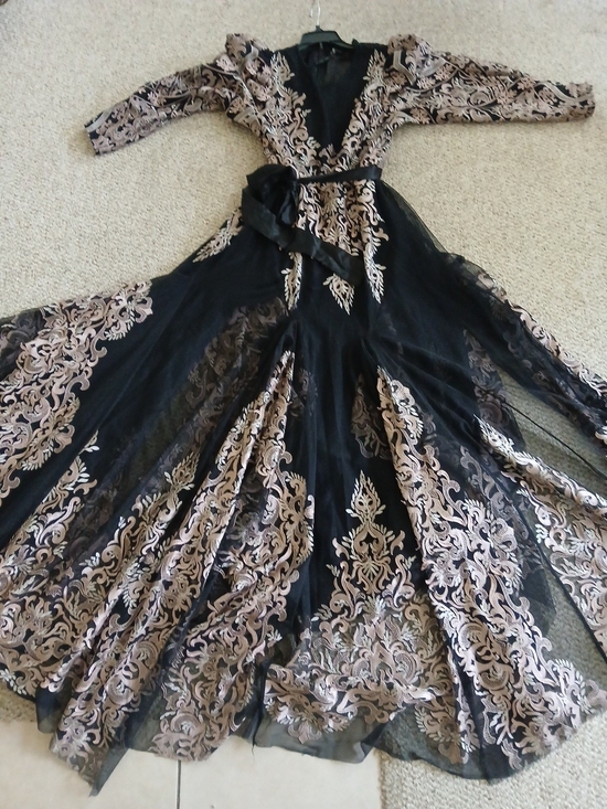 BCBGMaxAzria Dresses & Skirts - BCBGMaxAzria Black and Beige Embroidered Long Sleeve Maxi Dress